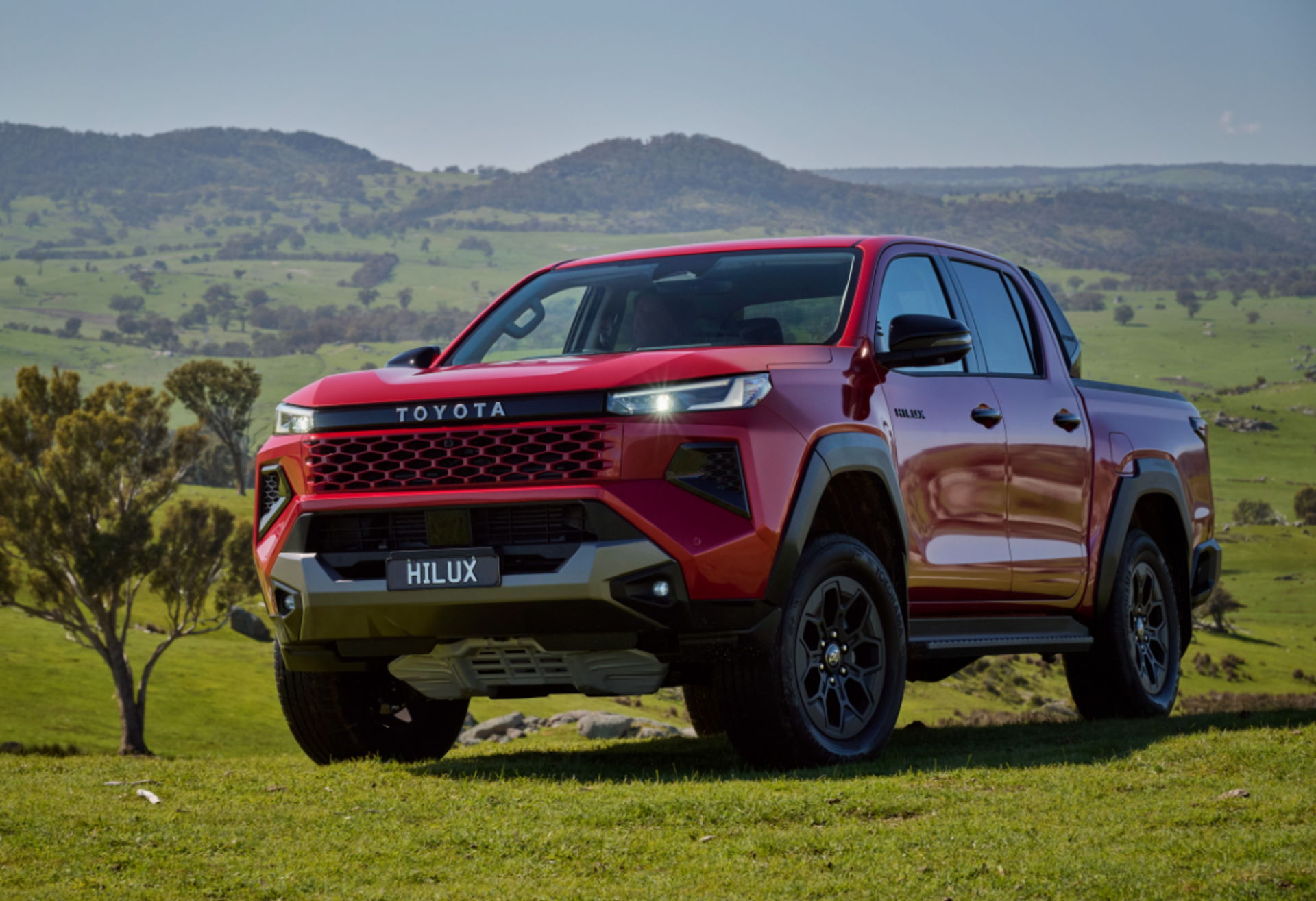 2026 Toyota HiLux SR5
